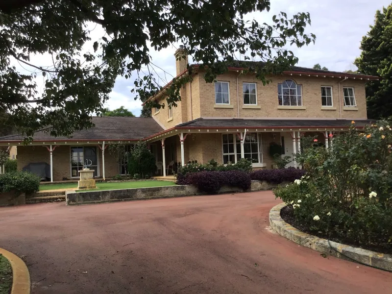 SWAN VALLEY COLONIAL CHARACTER MANOR ON 10 ACRES WITH ITS OWN LAKE