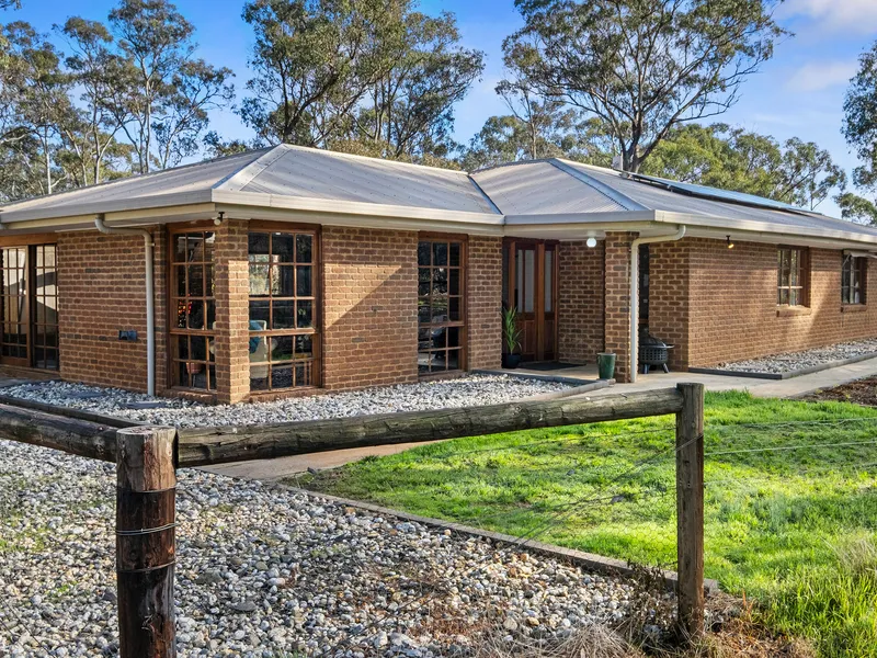 11 Acre retreat!