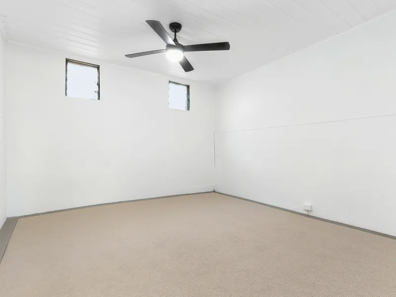 Cosy, Inviting Studio - Free Utilities