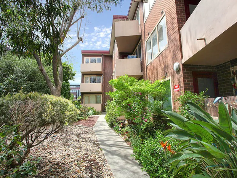 Brilliant two-bedroom apartment located on the river edge