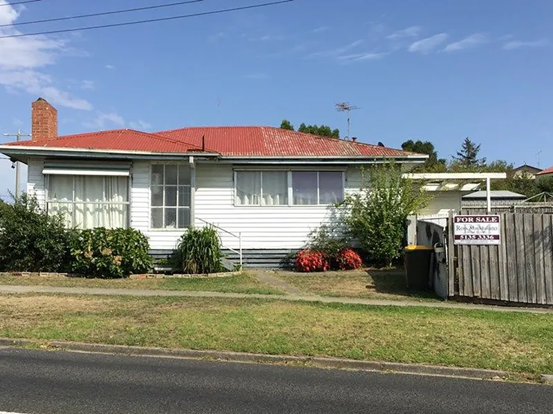 CORNER BLOCK OPPORTUNITY AT 1 VARY STREET MORWELL.