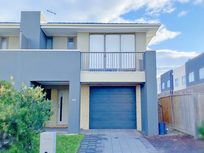 BEAUTIFUL DOUBLE STOREY TOWNHOUSE