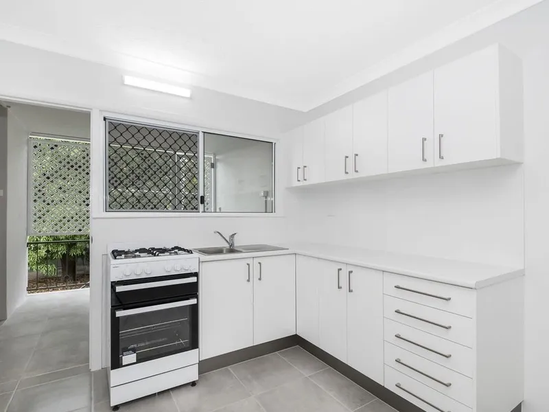 Modern unit in Hermit Park