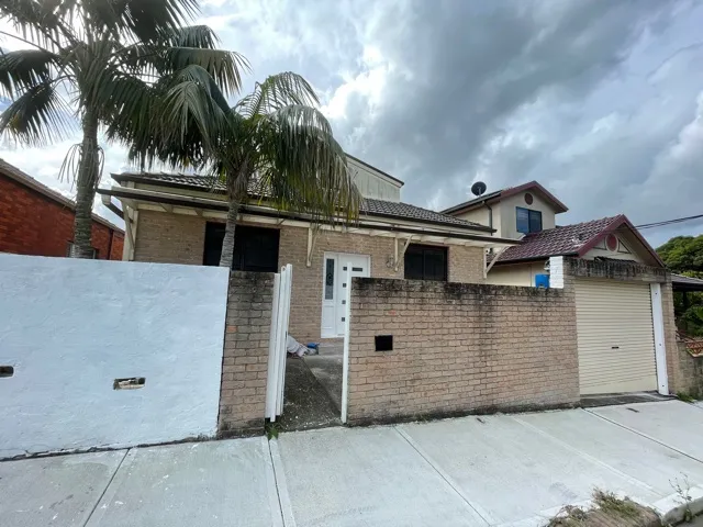 Gas, water and internet bills are included