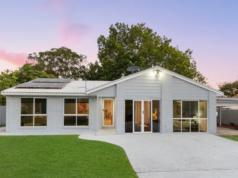 Ultimate Family Haven on a Serene 1317m2 with a Bore & Sparkling Inground Pool