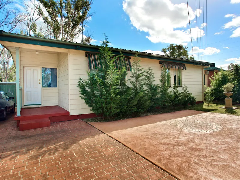 Spacious 3 bedroom home & massive living area!