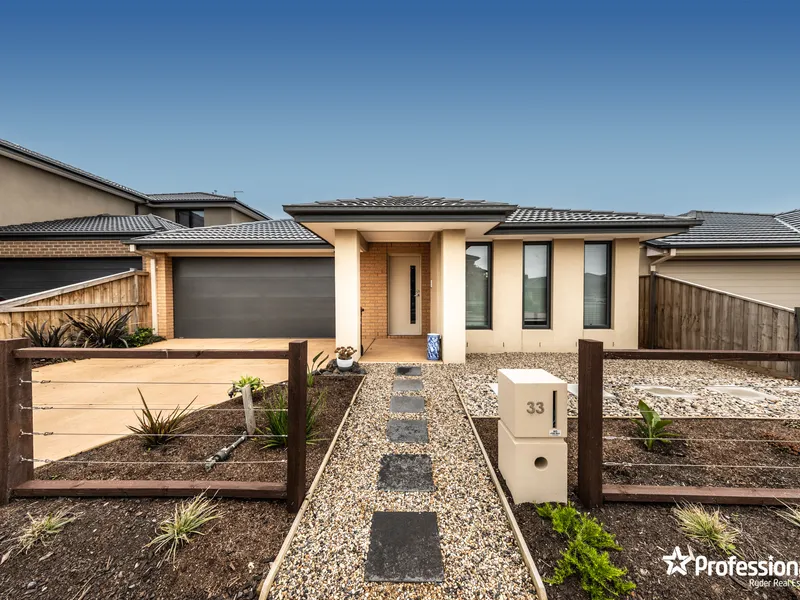 STYLISH 4 BEDROOM FAMILY HOME