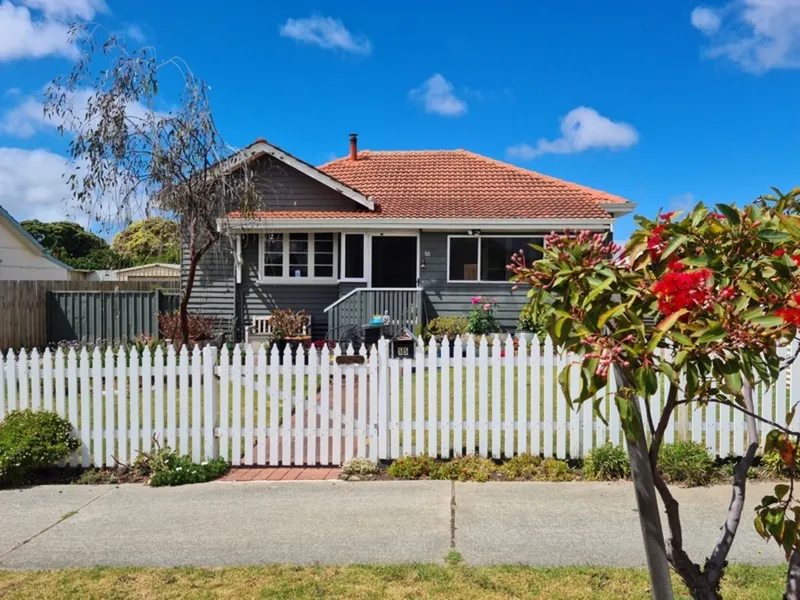 APPEALING MODERNISED COTTAGE