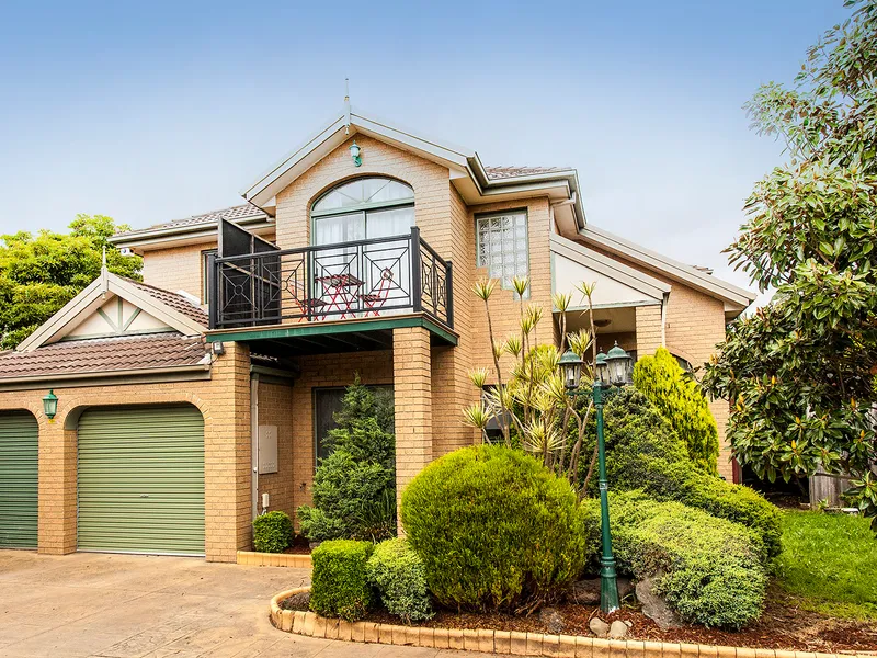 Fully furnished and renovated beautiful home in Springvale - Short term lease is welcomed.