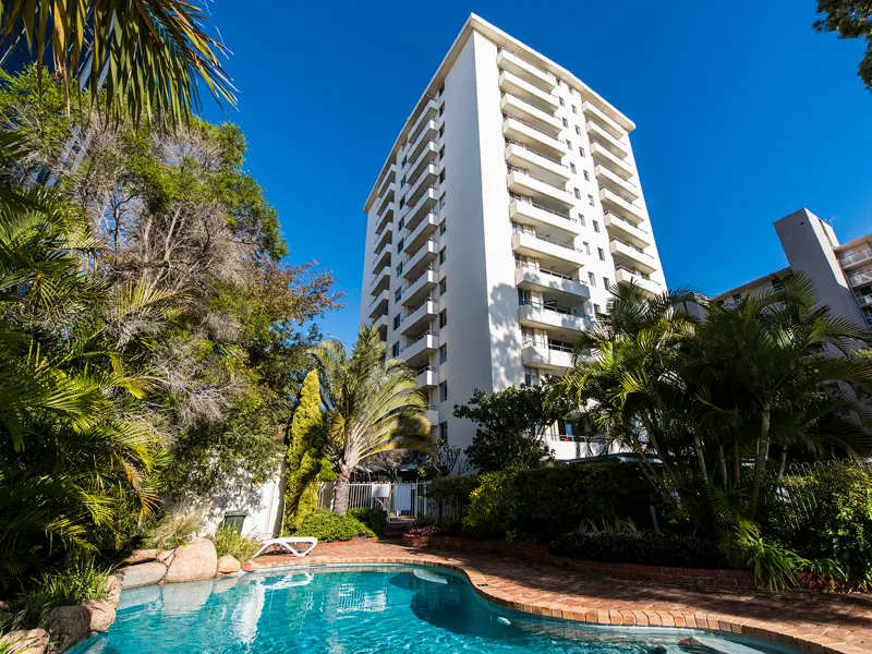 Tenth floor apartment, Top location !!!-12 MONTH LEASE