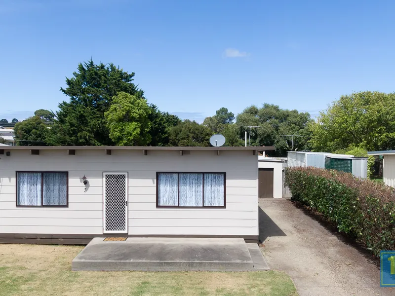 LOW MAINTENANCE BEACHSIDE RESIDENCE!!!