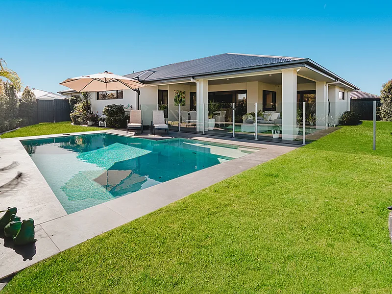 Corner Block with potential side access in Gainsborough Greens!