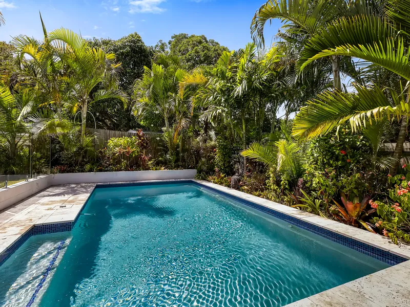 Spacious home with a tropical & stylish pool!