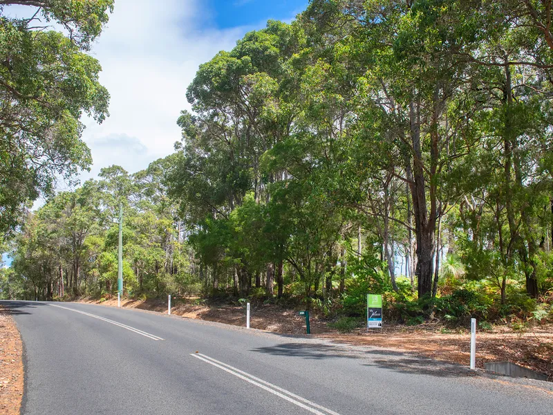 5 Hectare, 5 Minutes to Town, 5 Minutes to the Beach!