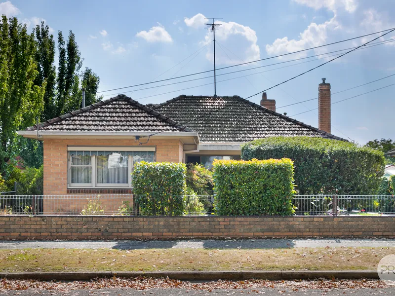 Attractive Brick Home In Central Position 