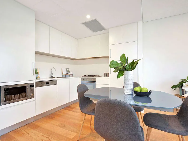 STUNNING ONE-BEDROOM APARTMENT- MACQUARIE PARK VILLAGE