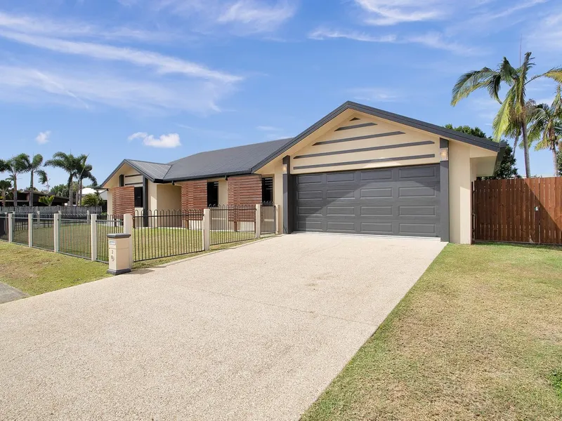 SPACIOUS FIVE BEDROOM FAMILY HOME IN THE NORTHERN BEACHES