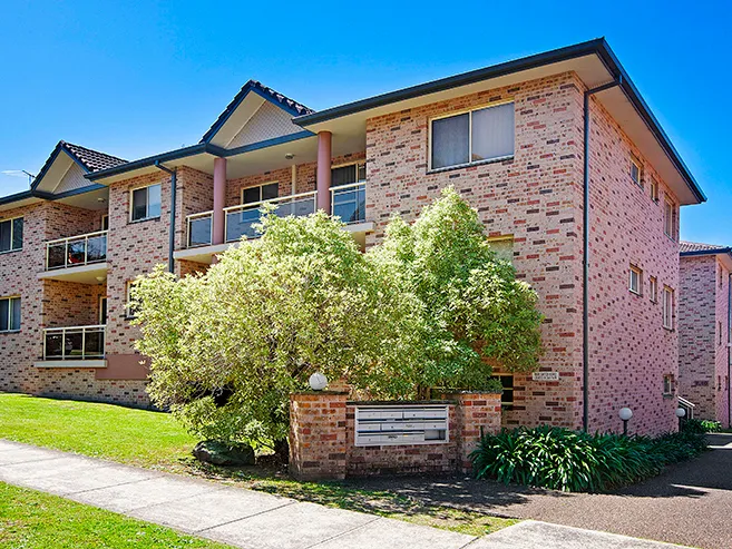 RENOVATED MODERN TWO BEDROOM UNIT 