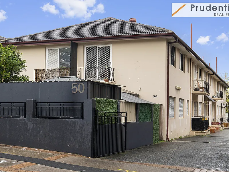 Make this low maintenance Liverpool apartment your own