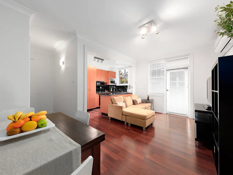 Fully renovated 2 bedroom unit close to all ammenities