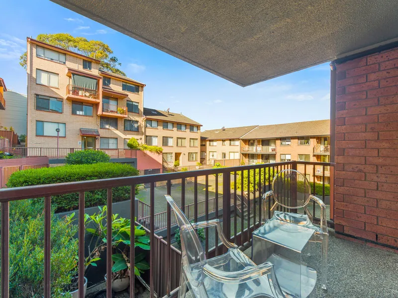 2 BEDROOM UNIT WITH LOCK UP GARAGE