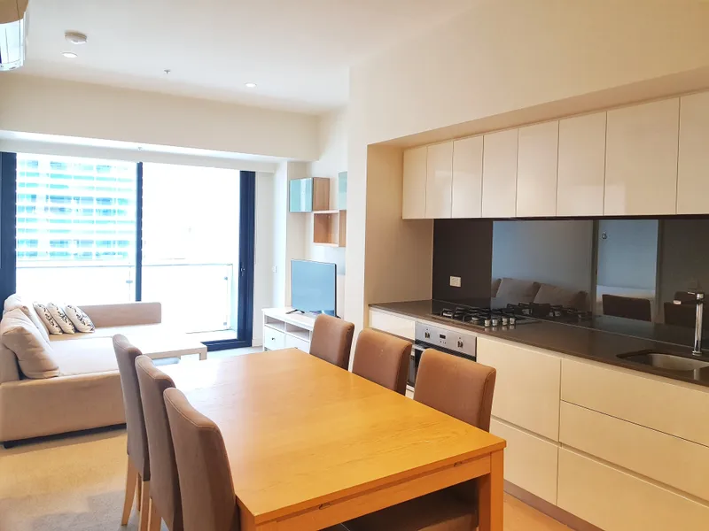 3 Bedroom Fully Furnished in The Heart of Melbourne CBD!