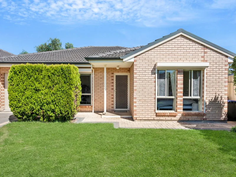 Attractive & Private Courtyard Entertainer