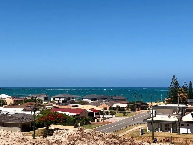 OUTSTANDING OCEAN AND CITY VIEWS