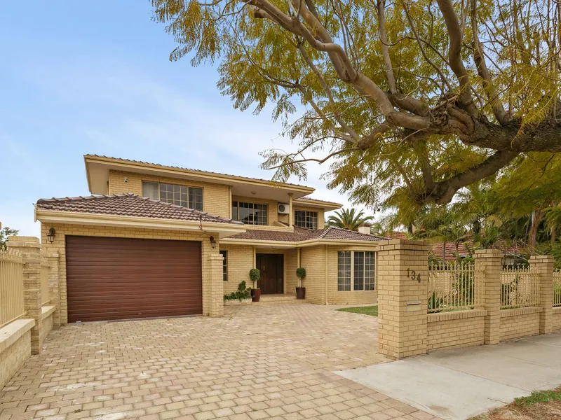 UNDER OFFER!