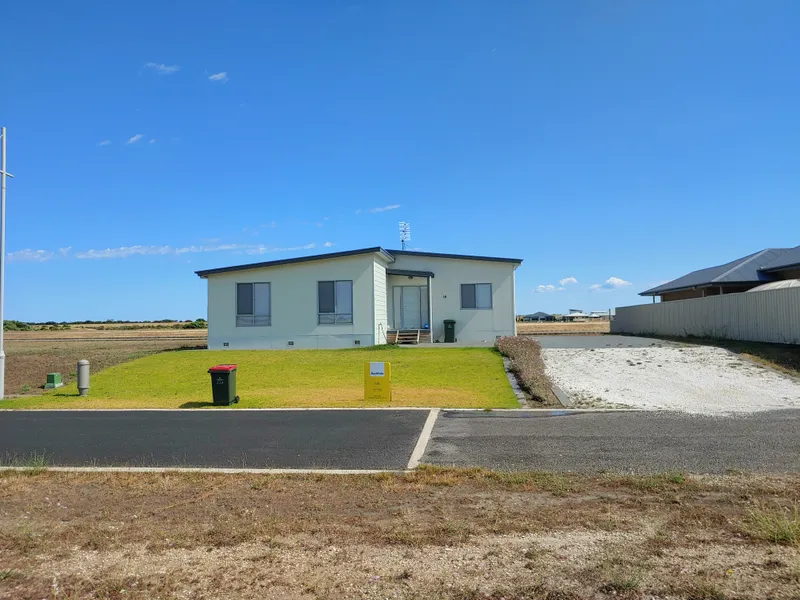 Waterfront fully furnished home for lease $400 pw