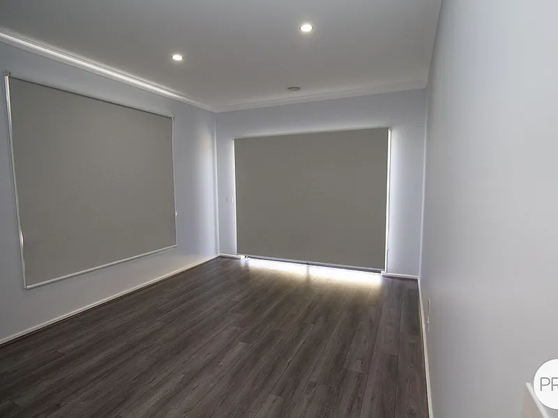 BRAND NEW 33 SQUARES OF EXECUTIVE LIVING IN BONSHAW....