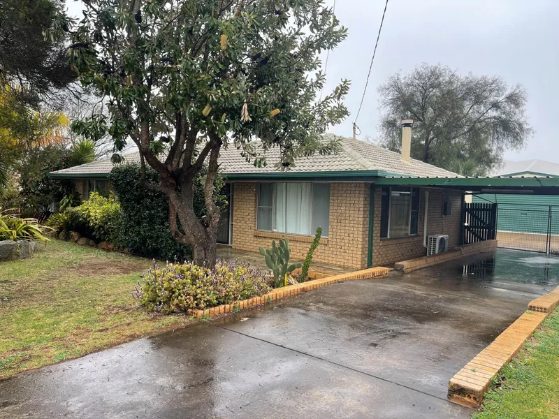 3 Bedroom with Powered Shed In Popular Smithfield