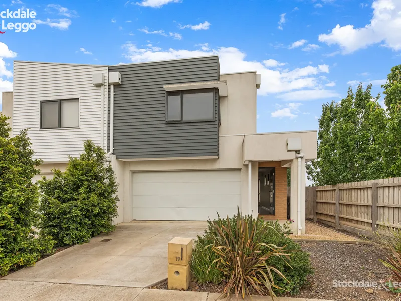 Live a Modern, Relaxed, and Easy Care Point Cook Lifestyle