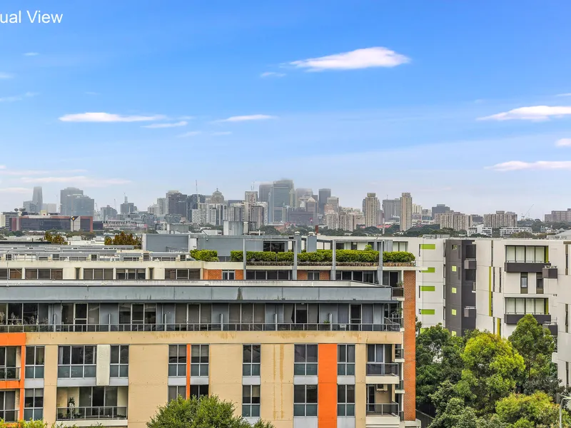 Townhouse Style Apartment with Breath taking City views