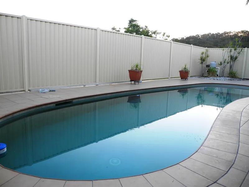 QUIET LOCATION POOL AND BOAT SHED 
