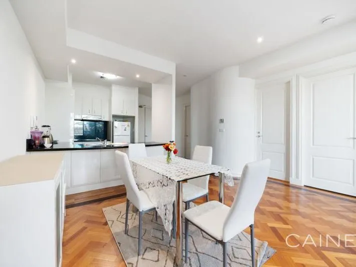 FULLY FURNISHED - 100 SQUARE METRES ON JOLIMONT