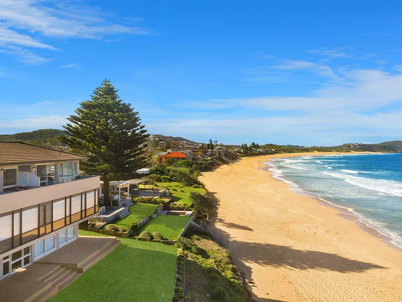Absolute beachfront apartment