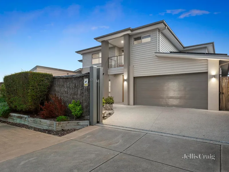 Sleek Elegance, Marina Luxury