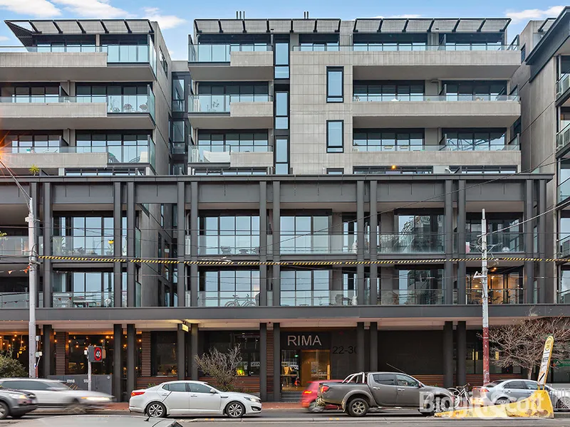 Modern One Bedroom Apartment With Parking