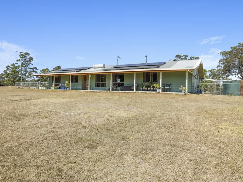Rural Lifestyle Awaits on 80Ha (200Ac) with Large Hardi-Plank Home
