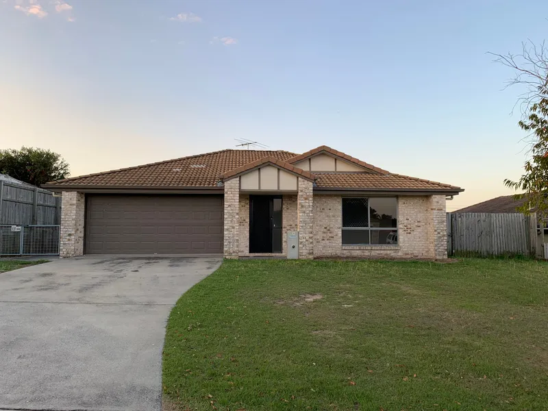 4 Bedroom Home in Family Friendly Neighbourhood