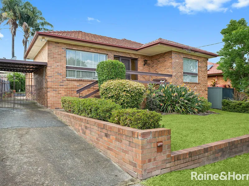 Options Aplenty on a Generous 588sqm Block