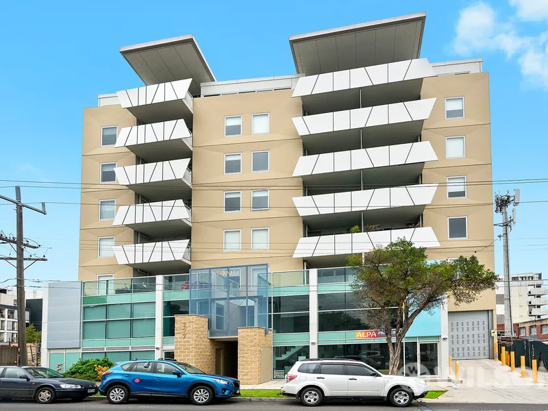 Near New Boutique Apartment With Quality Finishes!