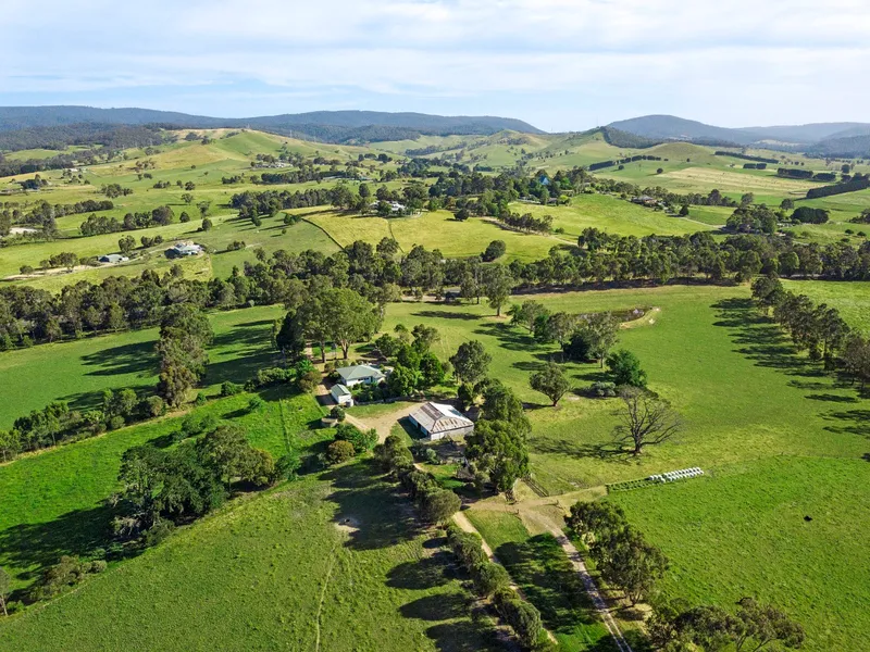 Warambie | A stunning rural lifestyle and grazing property located along the Yea River