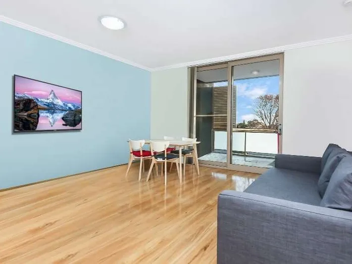 2 Bedroom Apartment for Lease in Burwood!