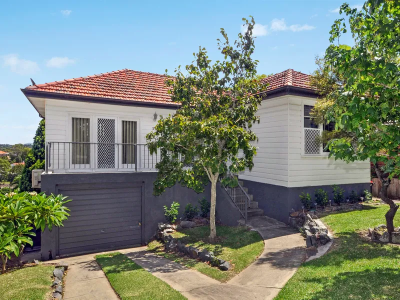 Close to major shopping centres, 174 Northcott Drive, Adamstown Heights