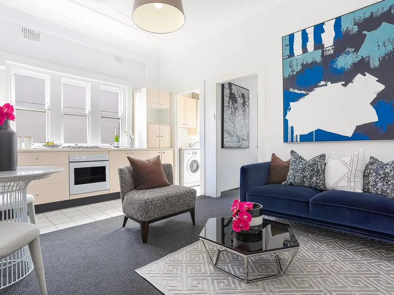 Boutique Art Deco Apartment of Timeless Period Appeal with Modern Additions in a Peaceful Darlinghurst Pocket