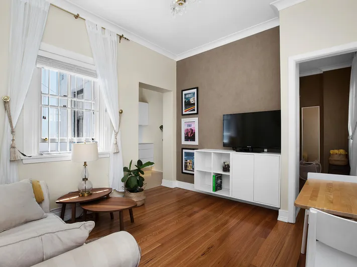 Bright & Airy One Bedroom Apartment