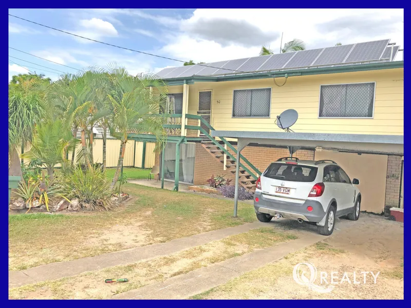 Solar Panels! LARGE SHED! 2 kitchens!