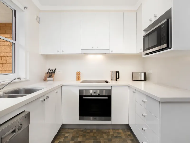Superb, quiet and sunny 2 bedroom apartment